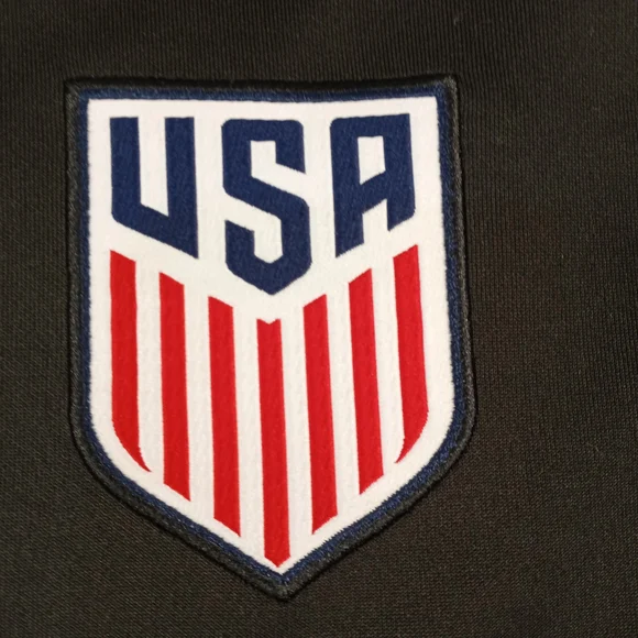 Nike Men's Black, Red, and Blue USA Jacket Size Large - Picture 7 of 16